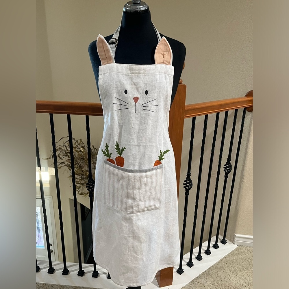 Cute Bunny Apron with Carrot Pockets by CUPCAKES AND CASHMERE: WOMEN 26”X 35” - Picture 3 of 11